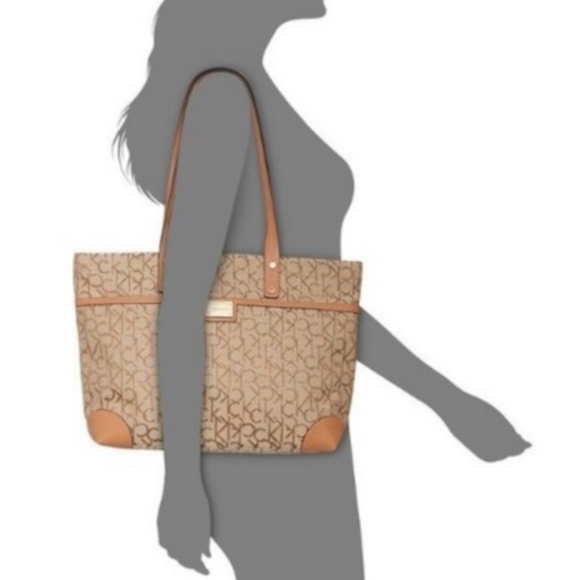 Calvin Klein purse 🤎 - Picture 7 of 7